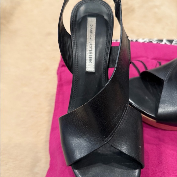 DVF Sunny Wedge Sandals with wood heel Slingback and Open-Toe Design - Picture 3 of 6